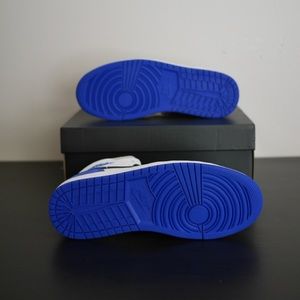 aj1 mid se union royal